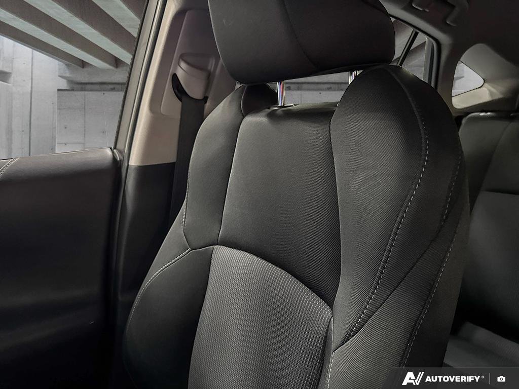 2023 Toyota Venza 2602013A | LE White Edmonton - photo #19