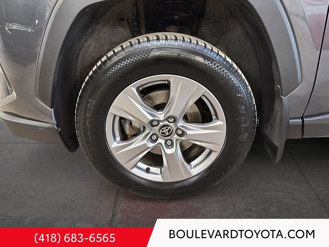 Toyota RAV4 99232A-83 | XLE, AWD 2023 Gris Québec - photo #15