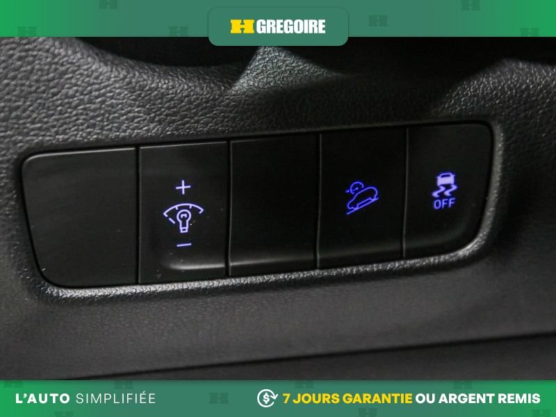 2022 Hyundai Kona White Laval - photo #16