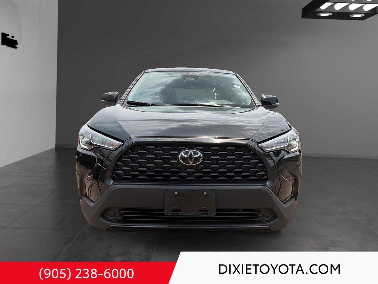 2024 Toyota Corolla Cross LE FWD / HEATED SEATS / TOYOTA SAFETY SENSE / BACK UP CAMERA / CARPLAY AND ANDROID AUTO Black Mississauga - photo #1