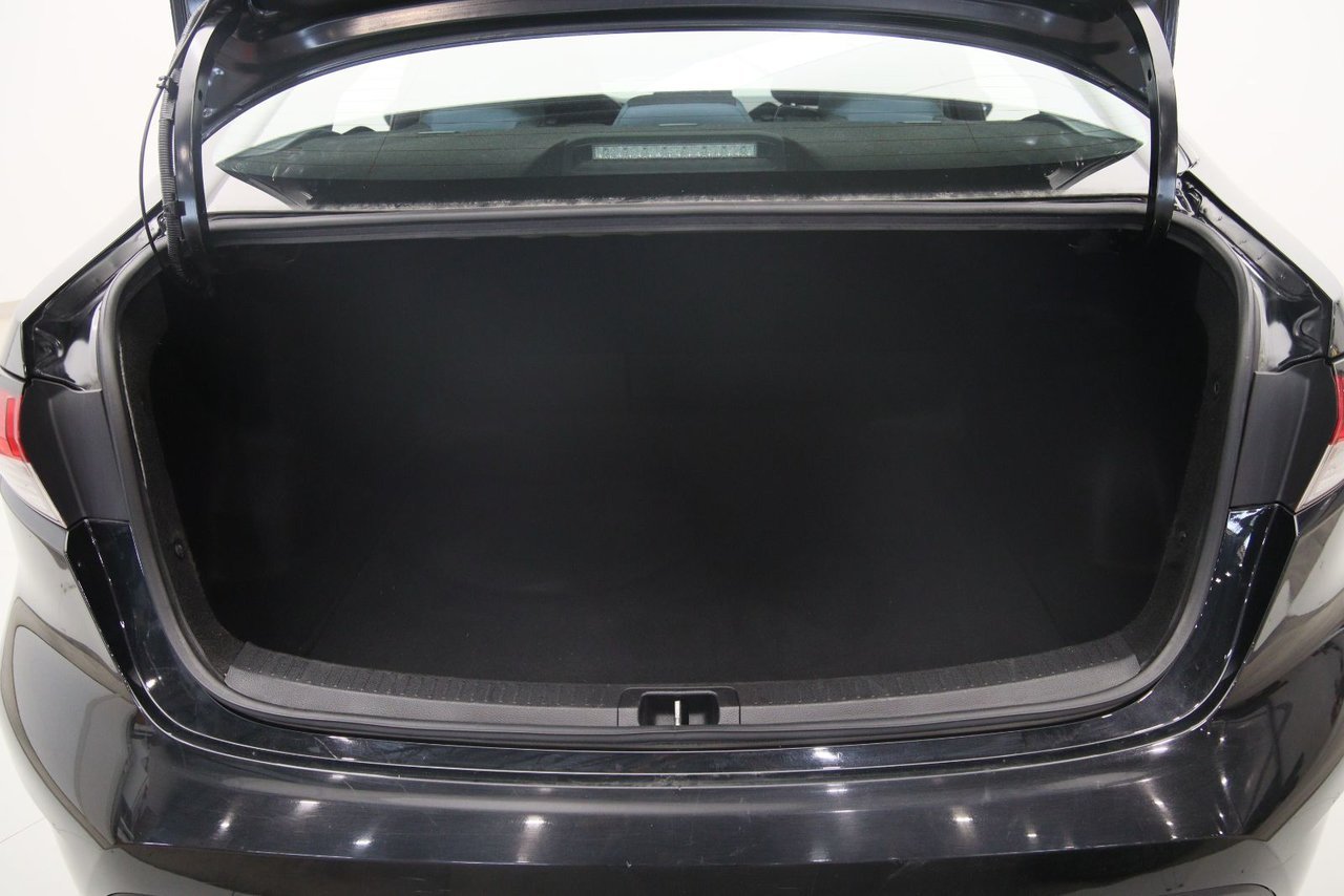 Toyota Corolla NIV 5YFBPRBE3LP138711 2020 Noir Baie-Comeau - photo #16