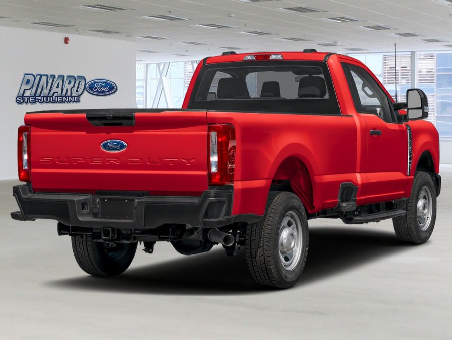 2026 Ford Super Duty F-350 DRW 2026 Race Red