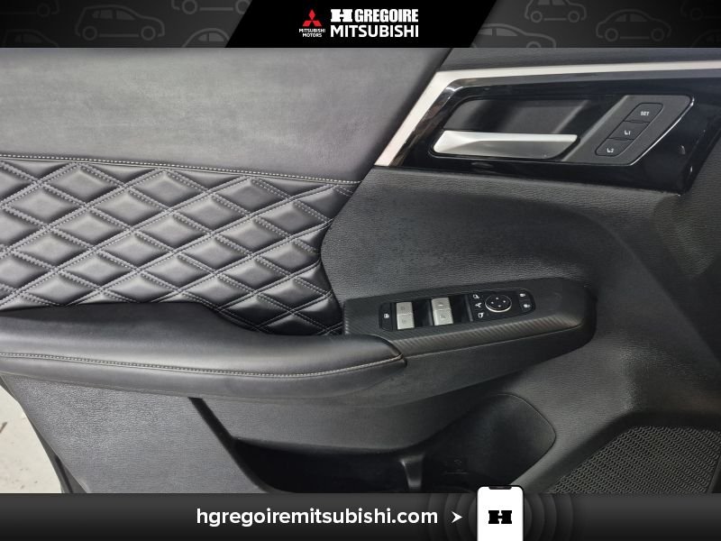 2023 Mitsubishi Outlander Plug-In Hybrid Black Saint-Eustache - photo #12