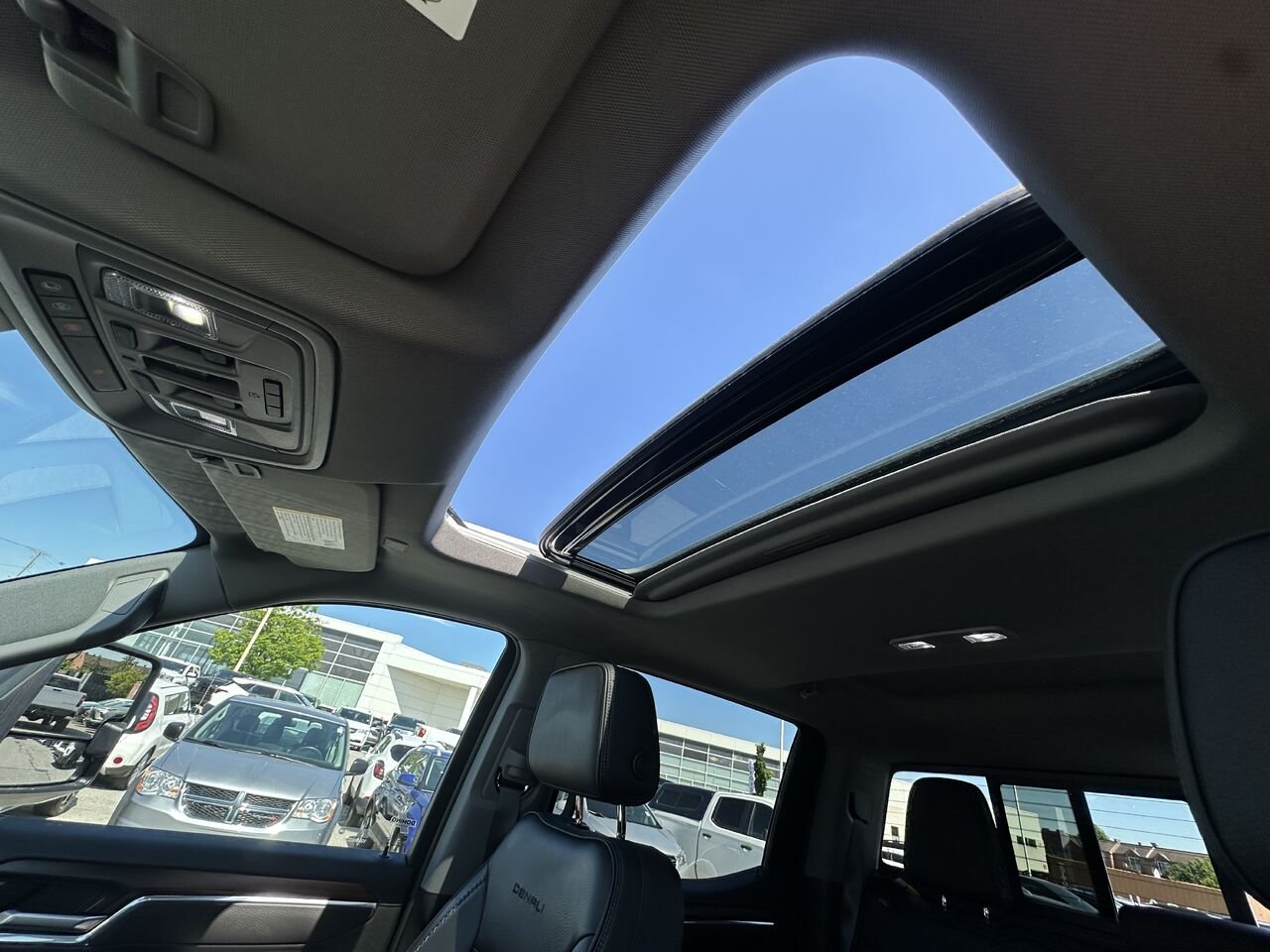 2025 GMC SIERRA K1500 DENALI Denali cabine multiplace 4RM 157 po White Gatineau - photo #19