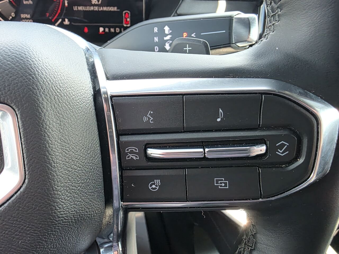 GMC Acadia Elevation 2024 Blanc Rouyn-Noranda - photo #13