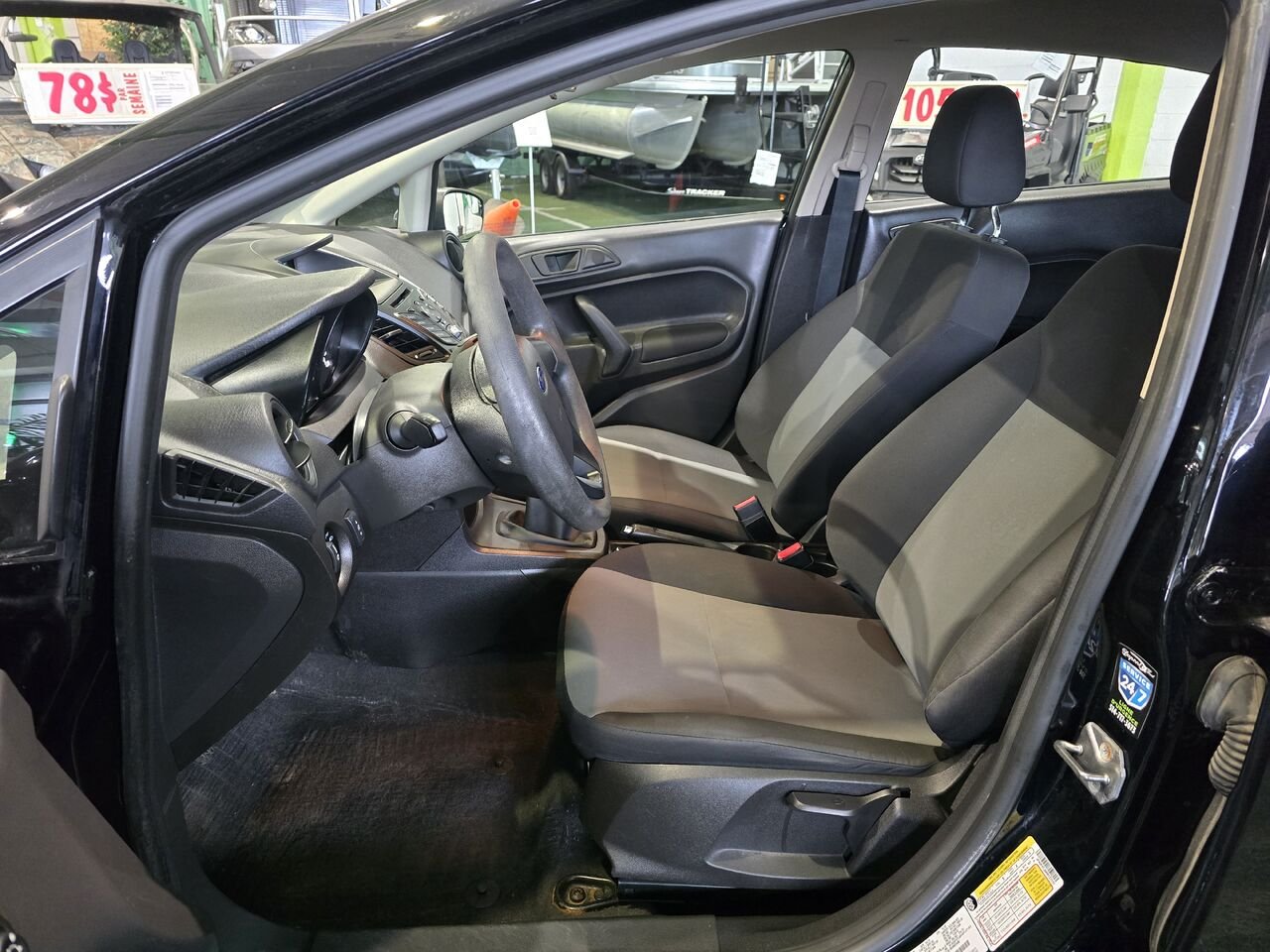 2017 Ford Fiesta Black  - photo #9