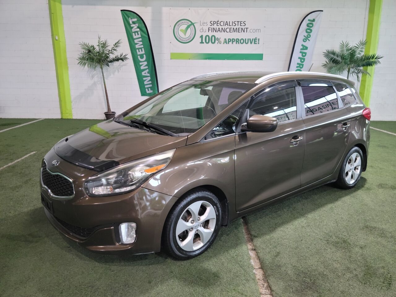 2015 Kia Rondo Brown  - photo #1
