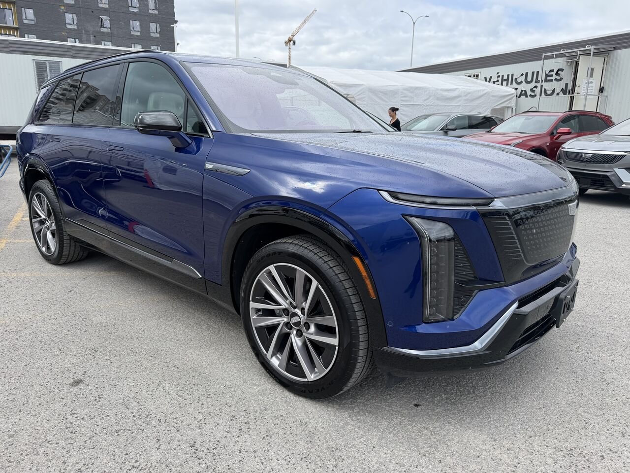 Cadillac VISTIQ Sport AWD FINANCEMENT À PARTIR 3.99% 2026 Bleu Laval - photo #4