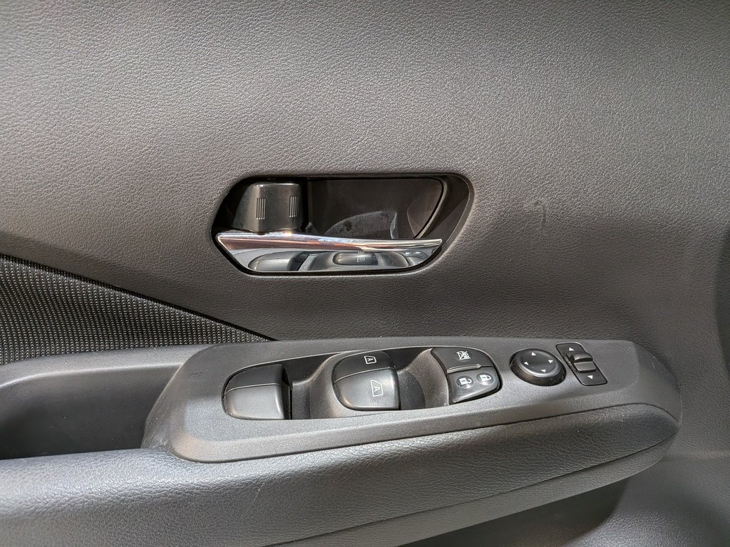 2024 Nissan Kicks SV FWD White Val-David - photo #17
