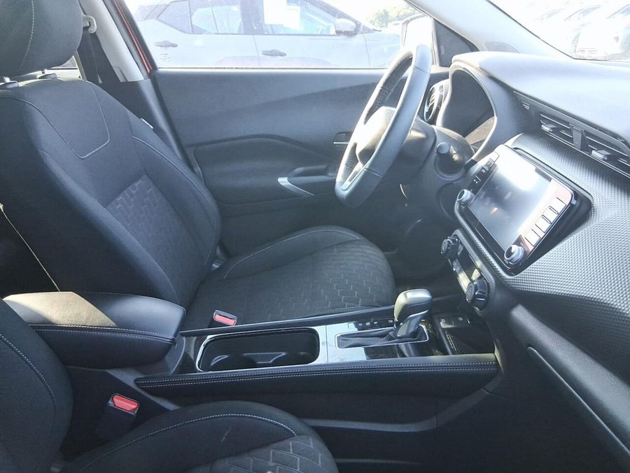 2023 Nissan Kicks SV 2023 Red