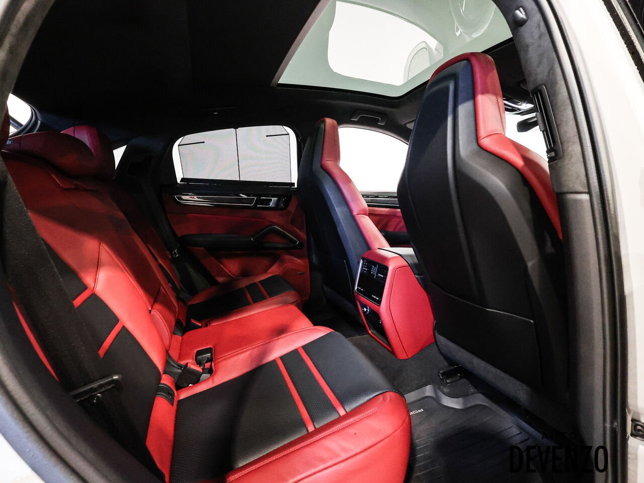 2022 Porsche Cayenne Grey Saint-Eustache - photo #22