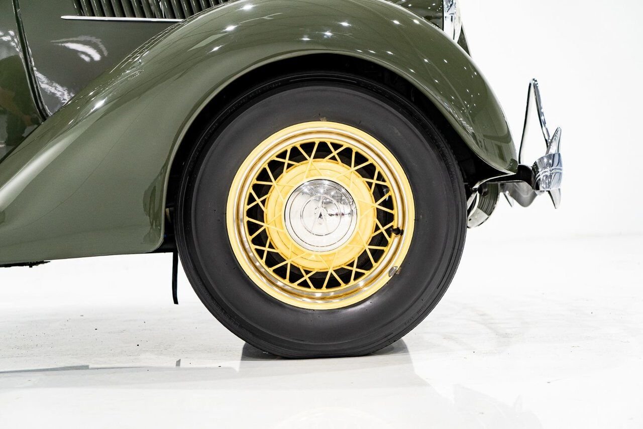 1936 Ford Model 48 Phaeton PRIX EN USD | Beautifully presented in original condition Green Montreal - photo #51