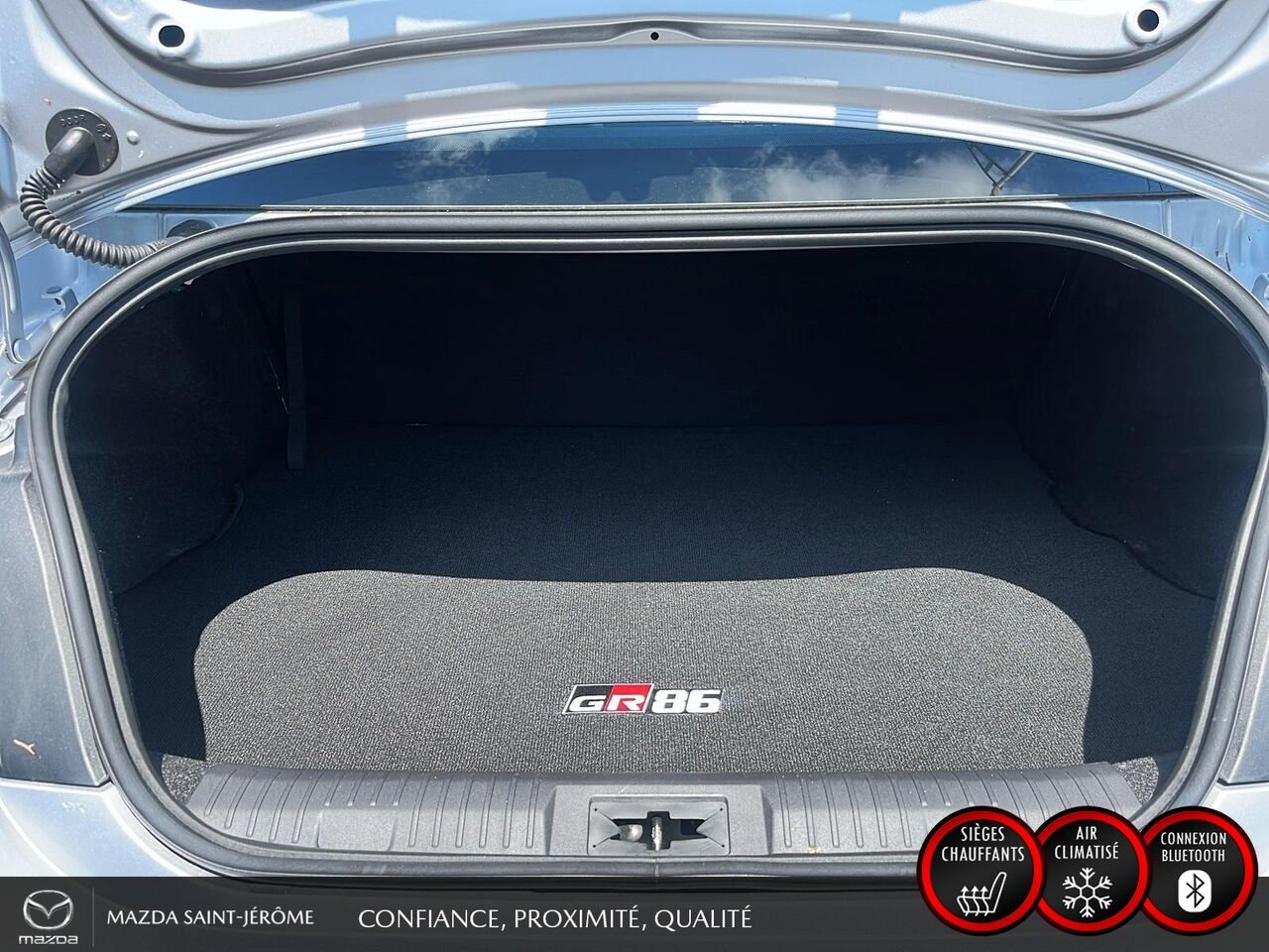 2025 Toyota GR86 Premium | AUTOMATIQUE | CLEAN CARFAX | Grey Saint-Jérôme - photo #22