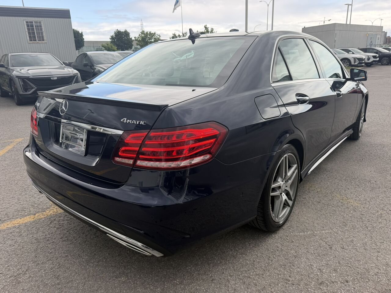 2016 Mercedes-Benz Classe-E E 400 4MATIC Blue Laval - photo #11