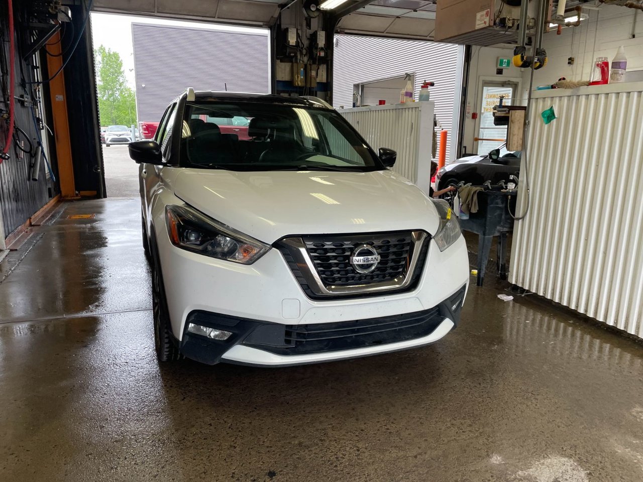 2018 Nissan Kicks SR *SIÈGES CHAUFF* CAM 360 CARPLAY BLUETOOTH USB White Saint-Jérôme - photo #8