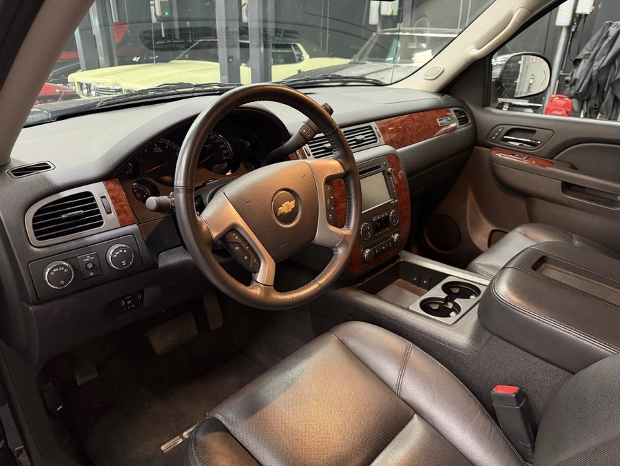 2012 Chevrolet Avalanche 2012 Black
