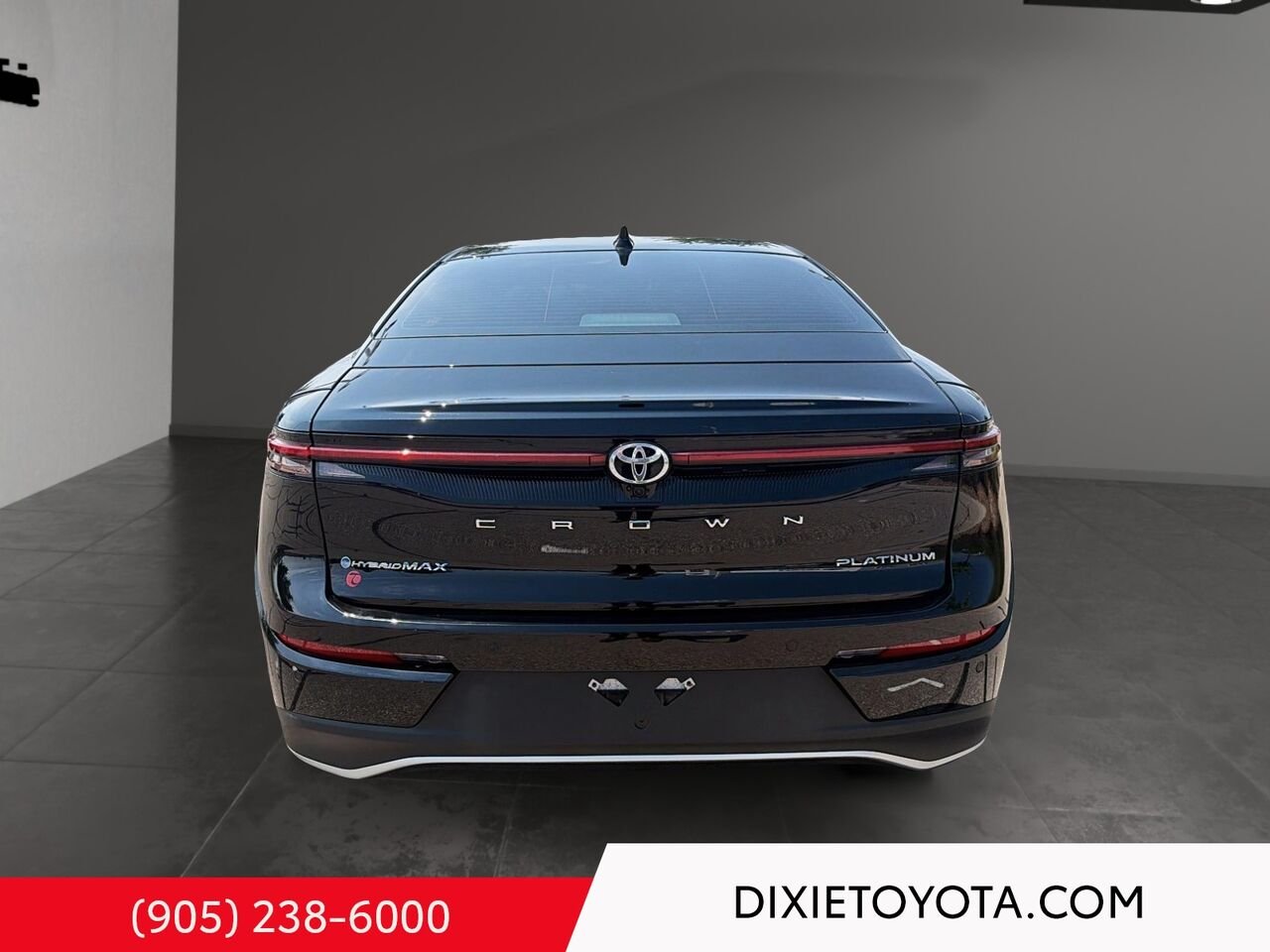 2026 Toyota Crown HYBRID PLATNIUM AWD / CLEAN CARFAX / HEATED AND VENTILATED SEATS / ALLOY WHEELS / CARPLAY AND ANDROID AUTO Mississauga - photo #4