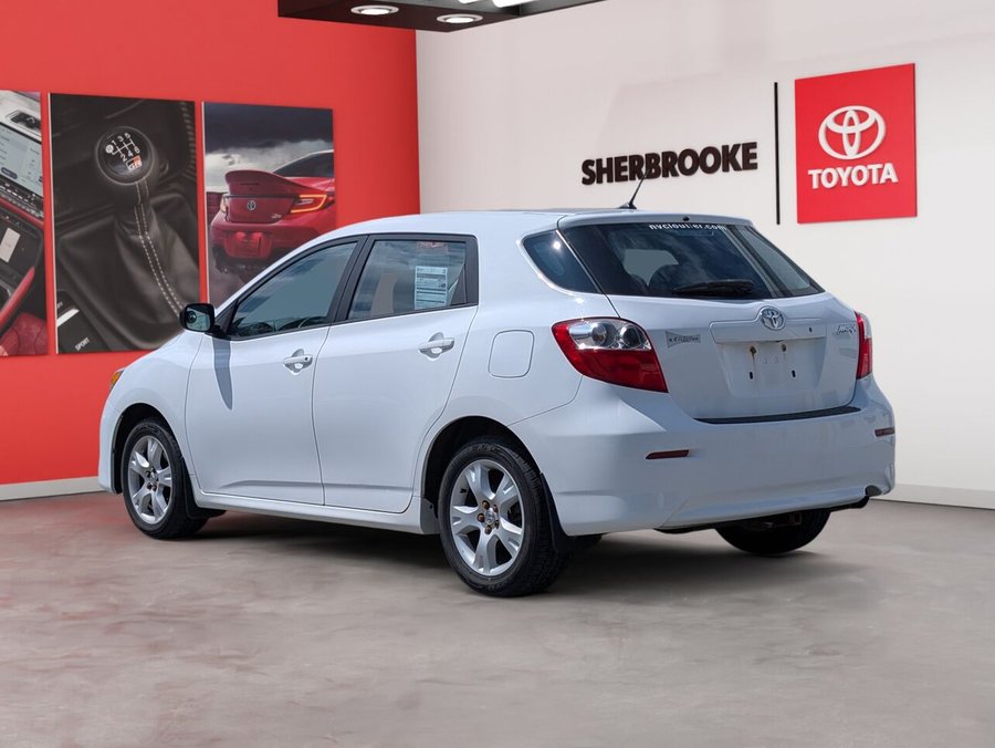 2014 Toyota Matrix 2014 White