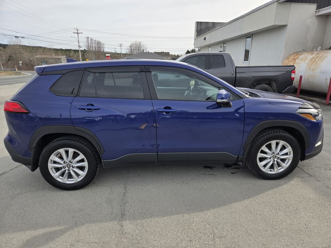 Toyota Corolla Cross LE TI 2022 Bleu choc métallisé Lac-Etchemin - photo #5