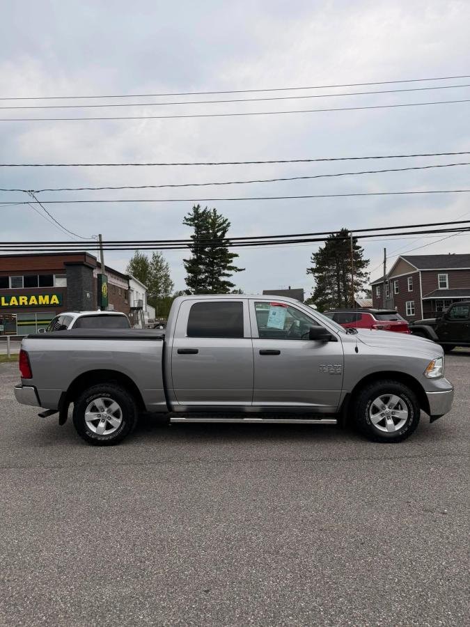 RAM 1500 Classic 2022 Gris Lac Mégantic - photo #5