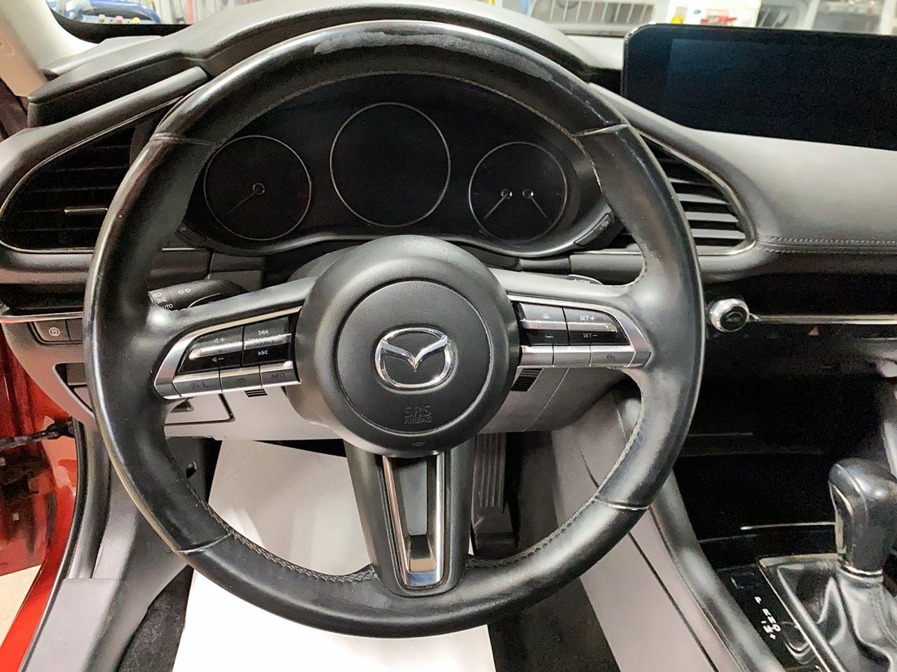2019 Mazda Mazda3 VIN JM1BPBDM0K1121945 Red Baie-Comeau - photo #14