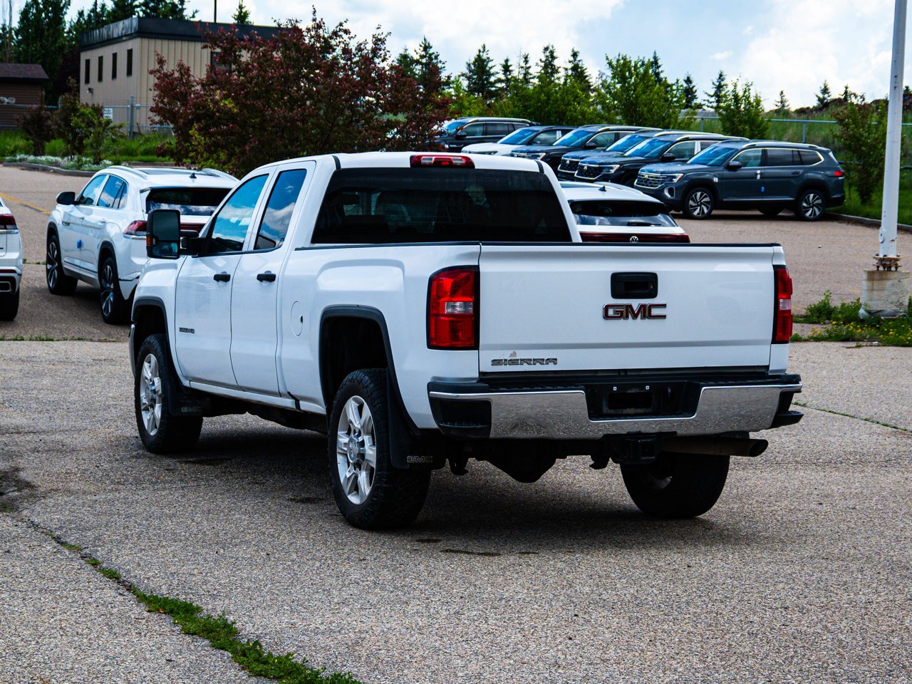 2018 GMC Sierra 2500HD 4WD Double Cab 144.2 White Sherwood Park - photo #10