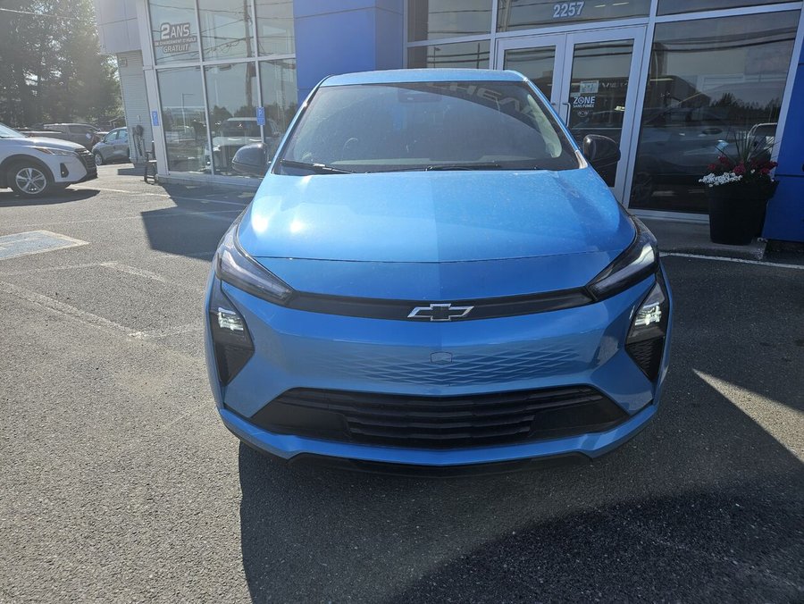 Chevrolet Bolt 2027 2027 Bleu marina métallisé