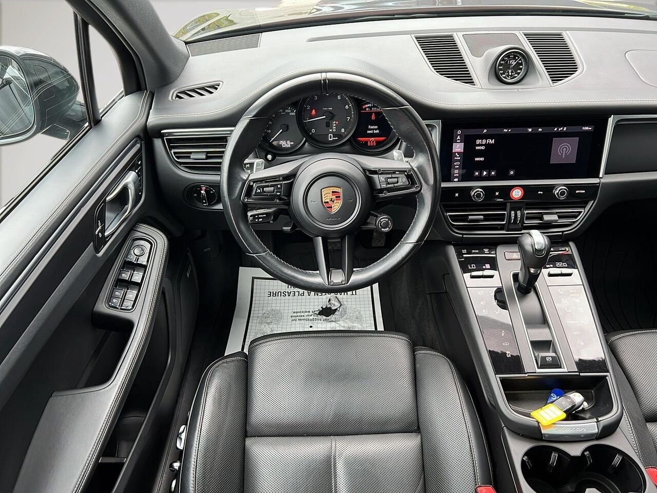 2023 Porsche MACAN Black Québec - photo #13