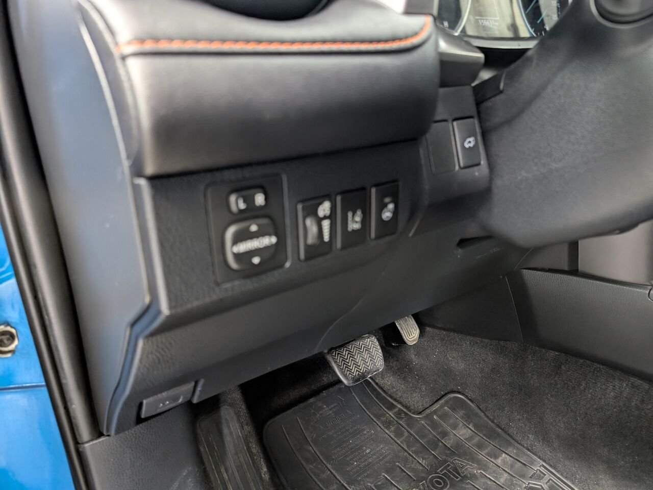 2017 Toyota RAV4 Hybrid JTMJJREV6HD088292 Electric Storm Blue Sherbrooke - photo #11