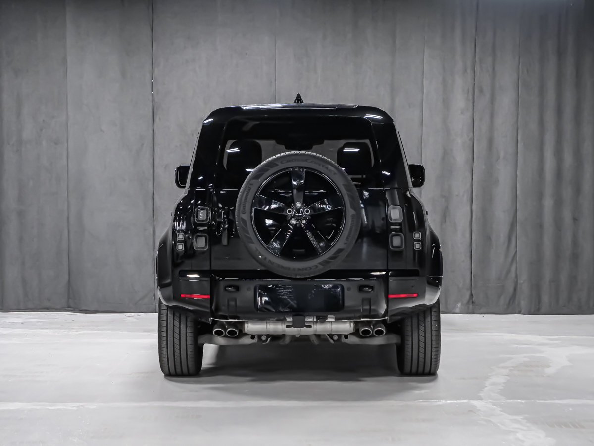 2026 Land Rover Defender X-Dynamic SE V8 Black Montreal - photo #4