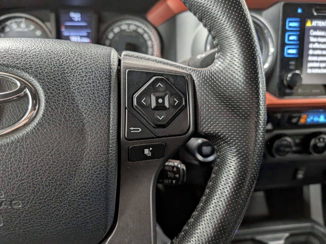 2017 Toyota Tacoma 5TFDZ5BN2HX018435 Orange Sherbrooke - photo #14