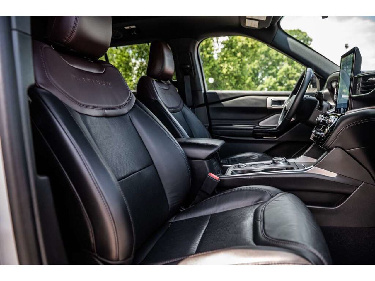 Ford Explorer 2023 Blanc Sainte-Julienne - photo #38