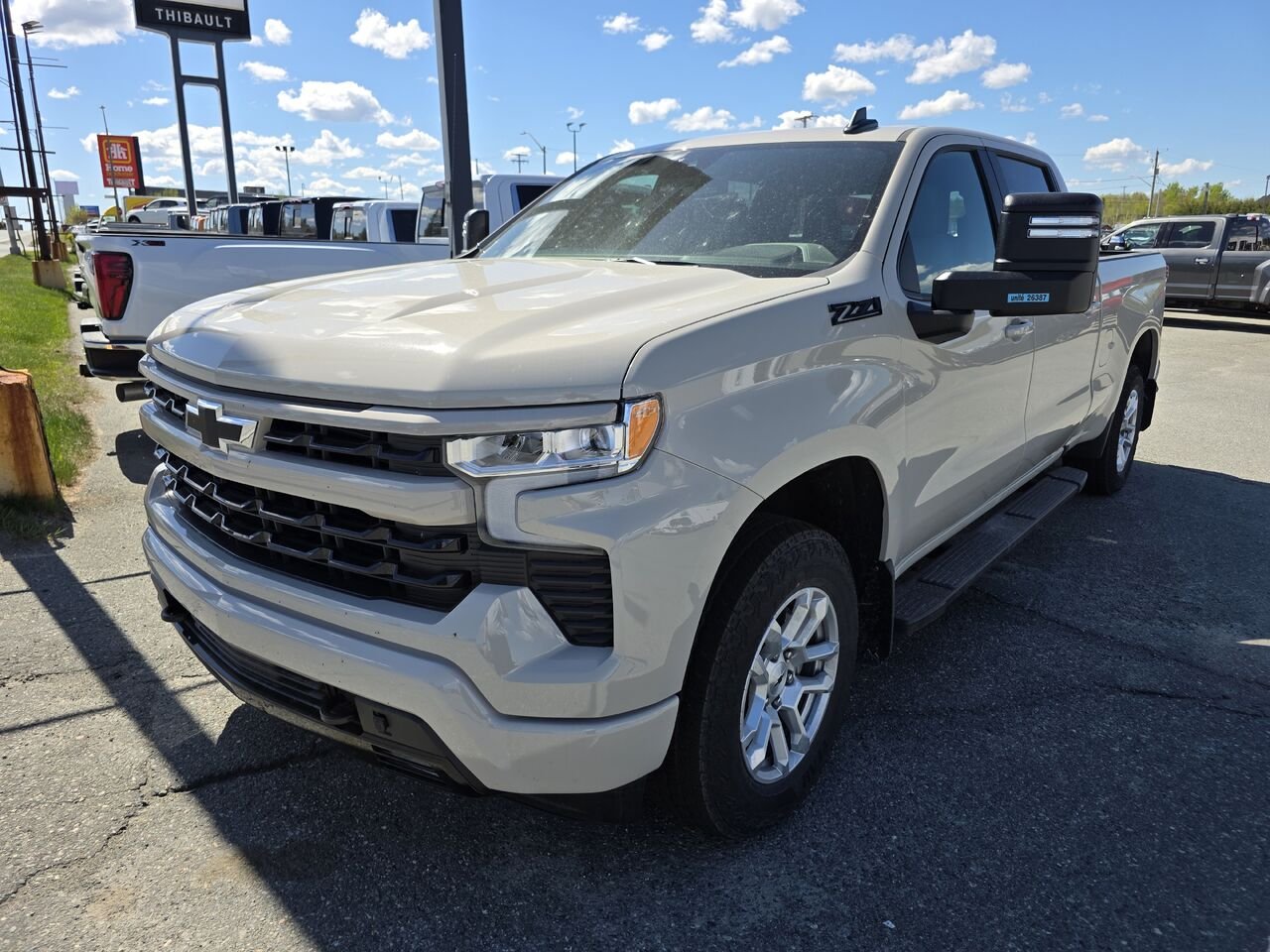 2026 Chevrolet Silverado 1500 RST White Sands Rouyn-Noranda - photo #0