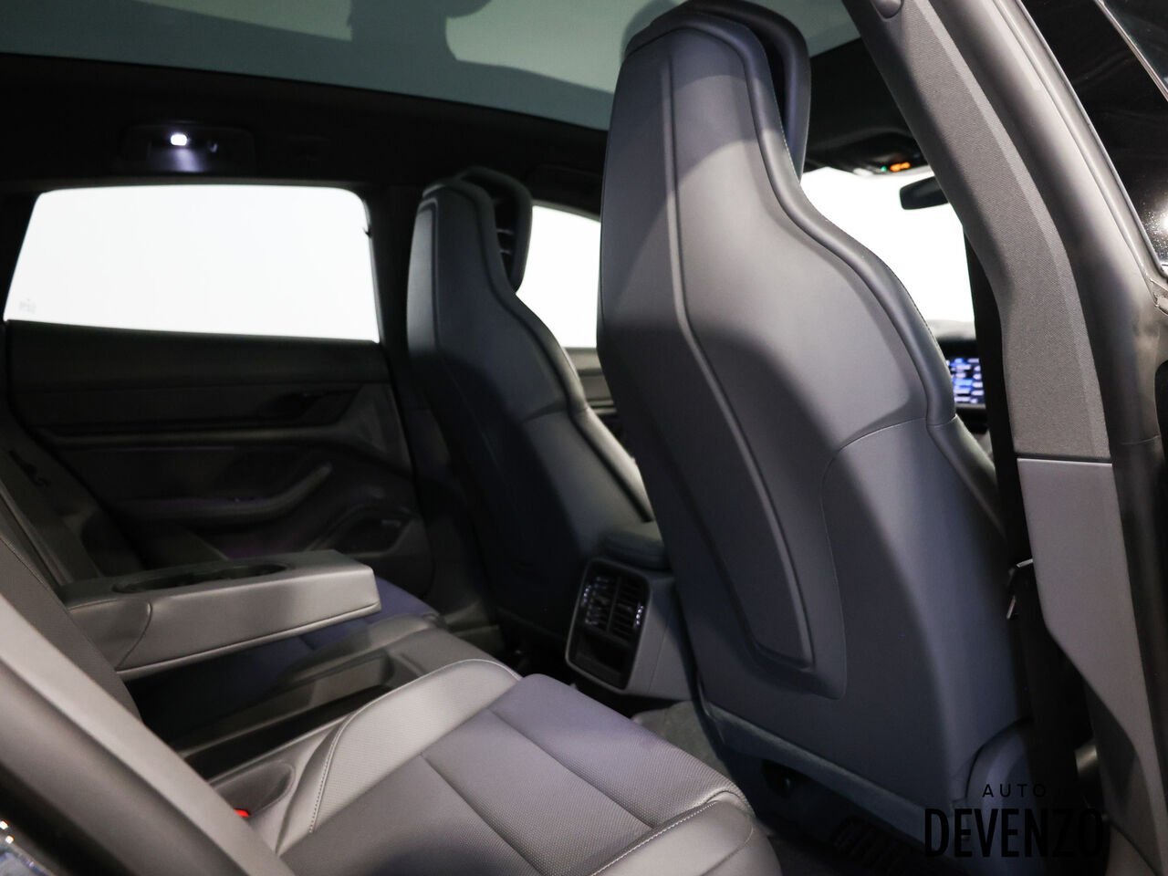 2022 Porsche Taycan Grey Saint-Eustache - photo #7