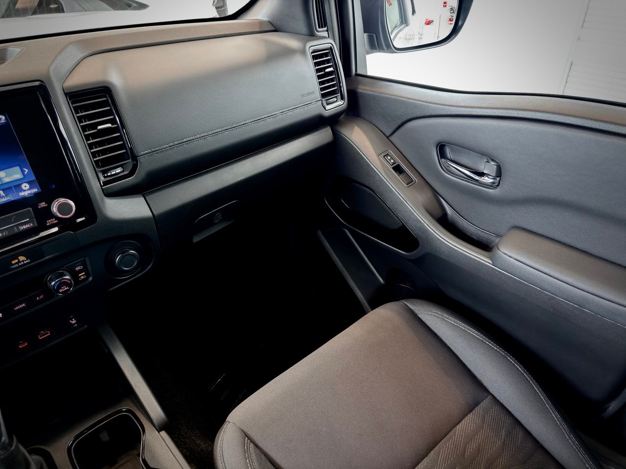 2023 Nissan Frontier White Notre-Dame-des-Prairies - photo #17