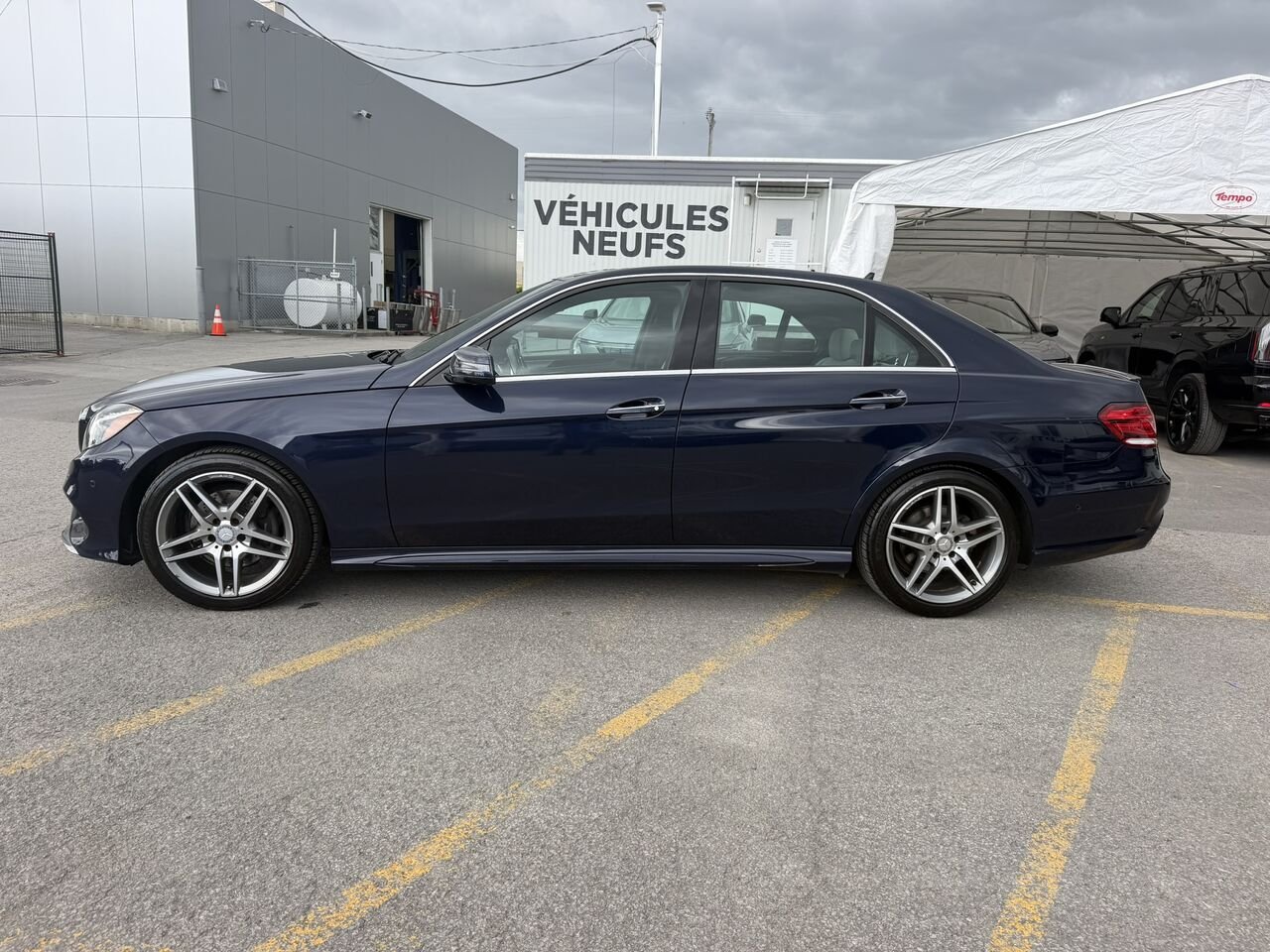 2016 Mercedes-Benz Classe-E E 400 4MATIC Blue Laval - photo #1