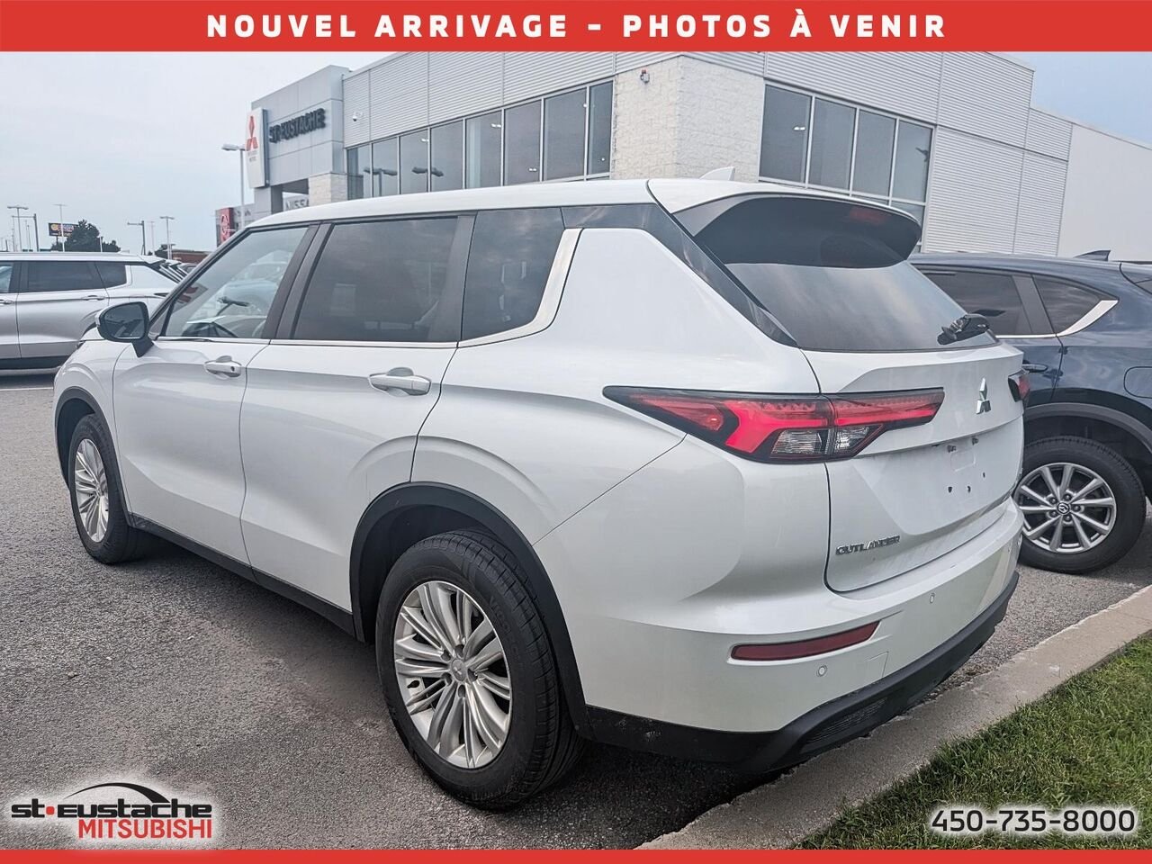 Mitsubishi Outlander 2022 Blanc Saint-Eustache - photo #1