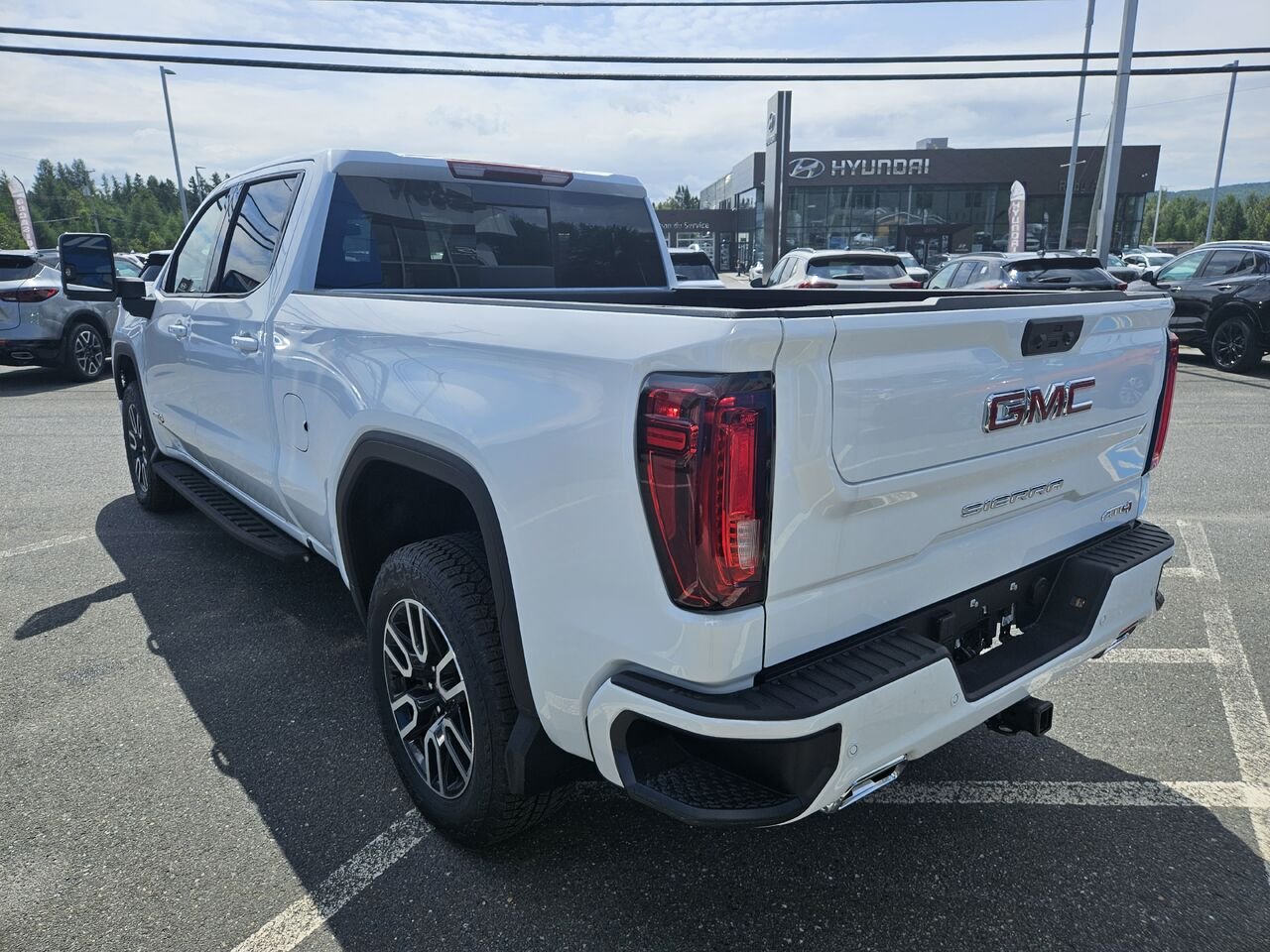GMC Sierra 1500 AT4 cabine multiplace 4RM 157 po 2026 Blanc sommet Thetford Mines - photo #7
