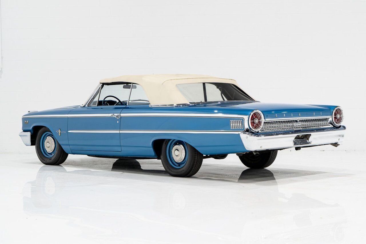 Ford Galaxie 500 *PRIX EN USD* 406 Cu In TriPower 4-Speed Convertible 1963 Bleu Montréal - photo #1