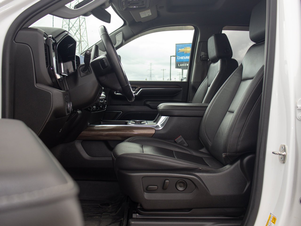 2024 Chevrolet Silverado 2500HD 4WD Crew Cab 159 LT White Sherwood Park - photo #17