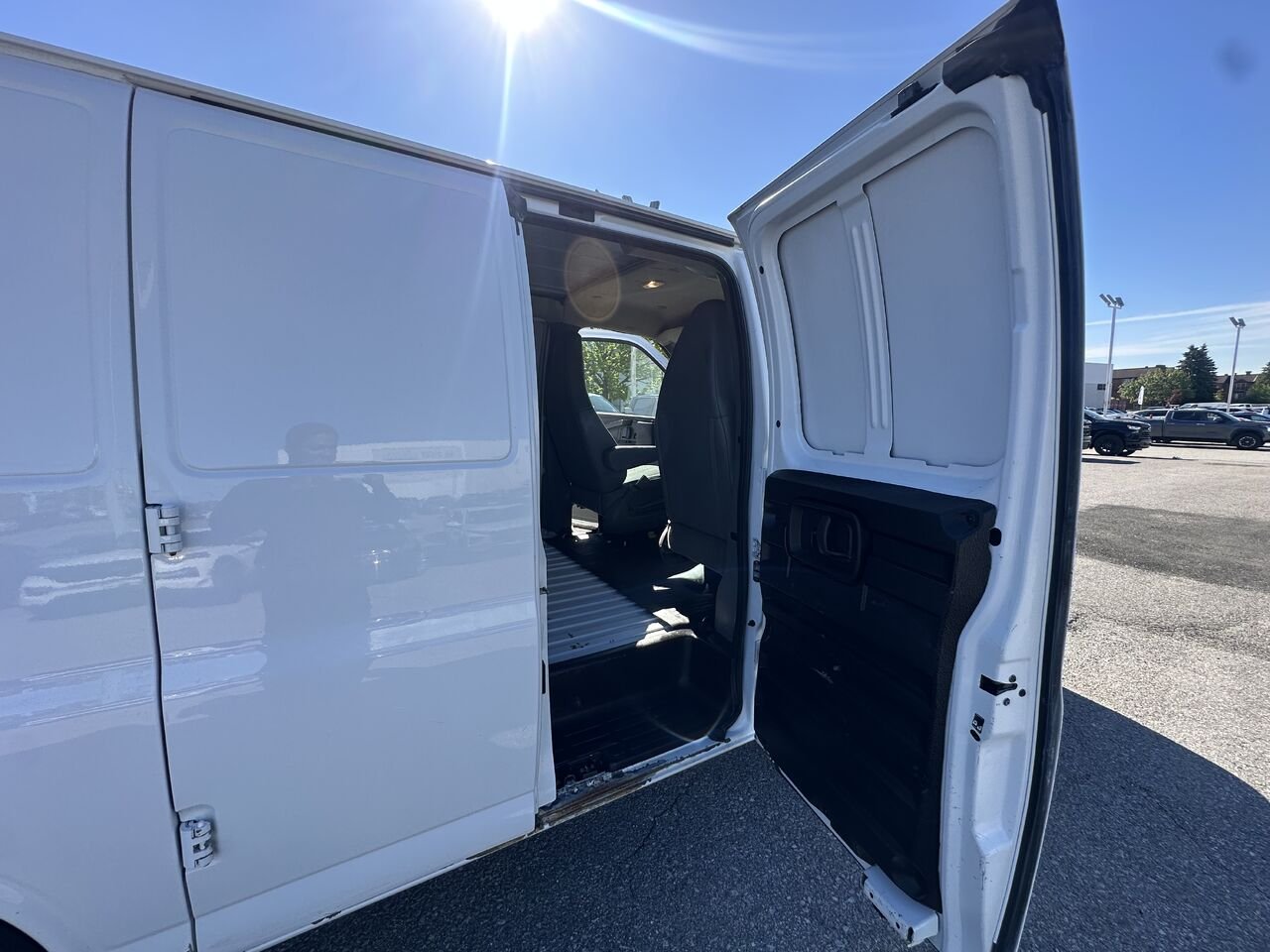 CHEVROLET EXPRESS G2500 Traction arrière 2500 135 po 2022 Blanc Gatineau - photo #15