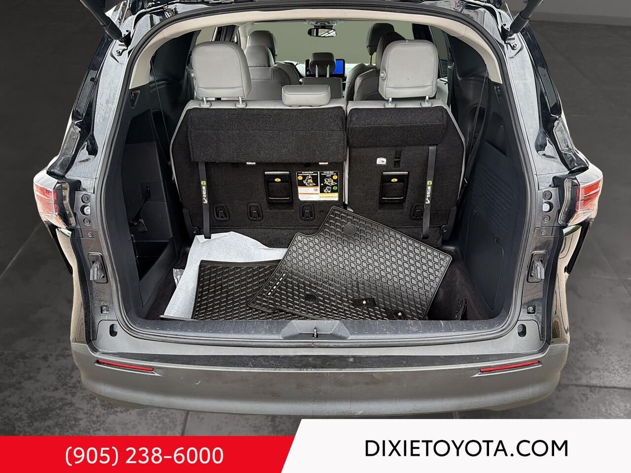 2025 Toyota Sienna Hybrid XLE FWD / CLEAN CARFAX / HEATED SEATS / MOONROOF / ALLOY WHEELS / CARPLAY AND ANDROID AUTO Black Mississauga - photo #21
