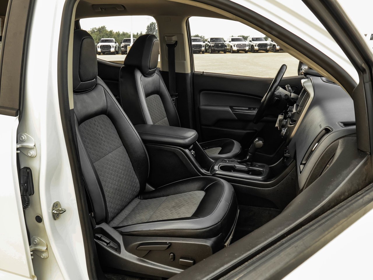 2018 Chevrolet Colorado 4WD Crew Cab 128.3 Z71 White Sherwood Park - photo #14