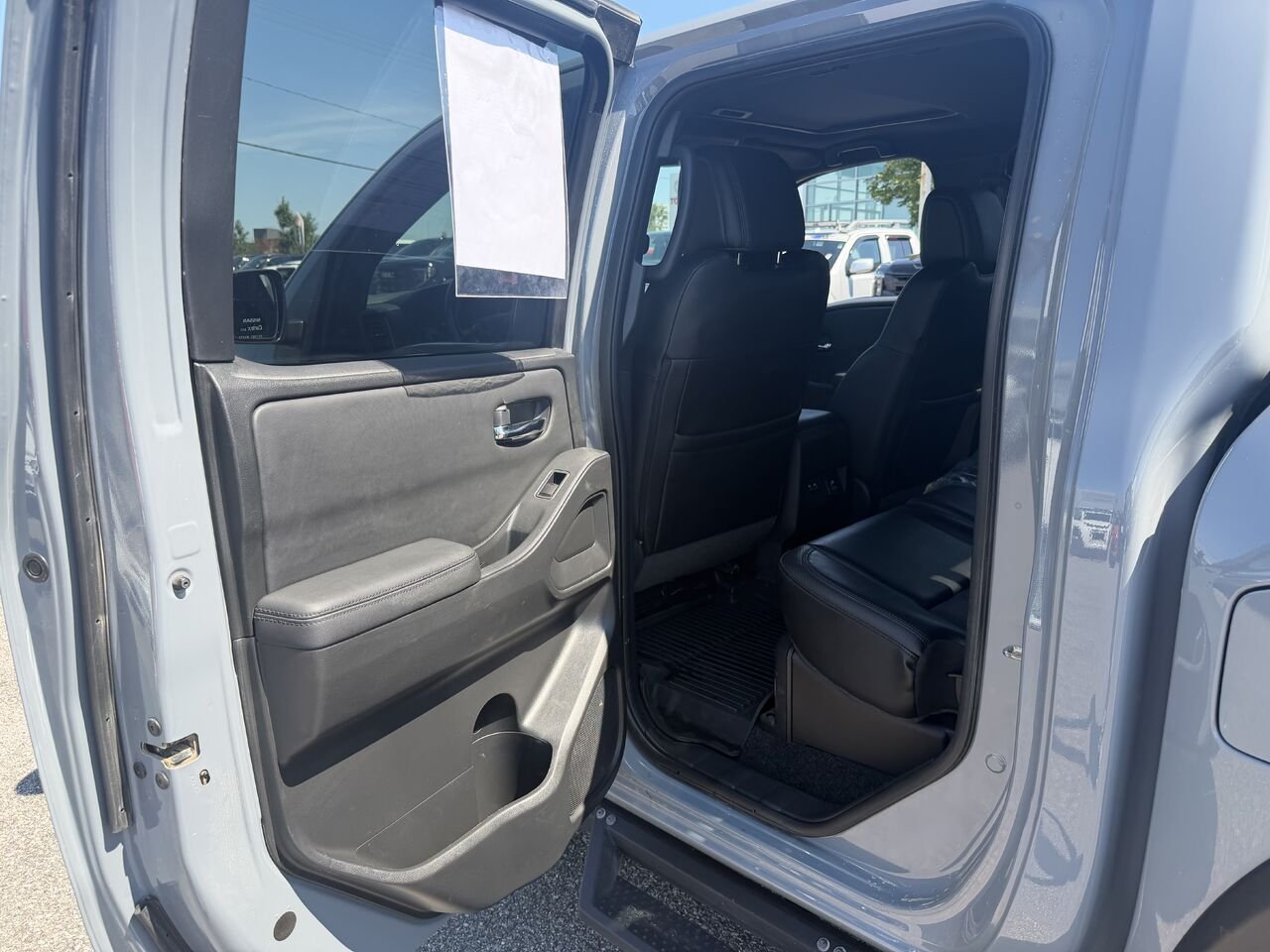 NISSAN FRONTIER PRO-4X SV cabine double caisse longue 4x4 2022 Argent Ottawa & Gatineau - photo #12