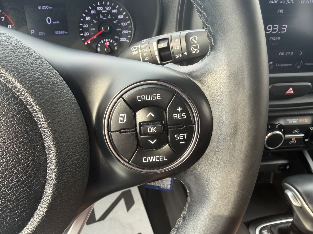 2022 Kia Soul White Thetford Mines - photo #18