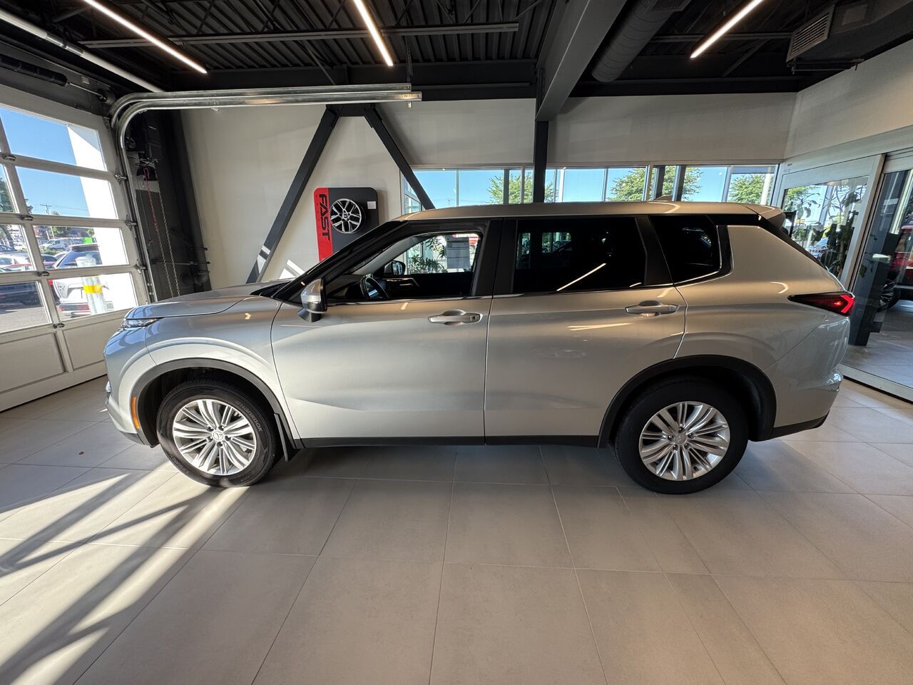 Mitsubishi Outlander 2023