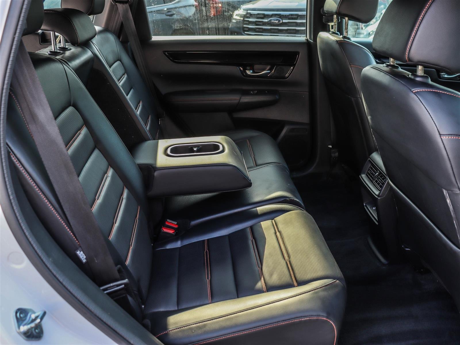 Honda CR-V hybride Touring 2023 White Ottawa & Gatineau - photo #17