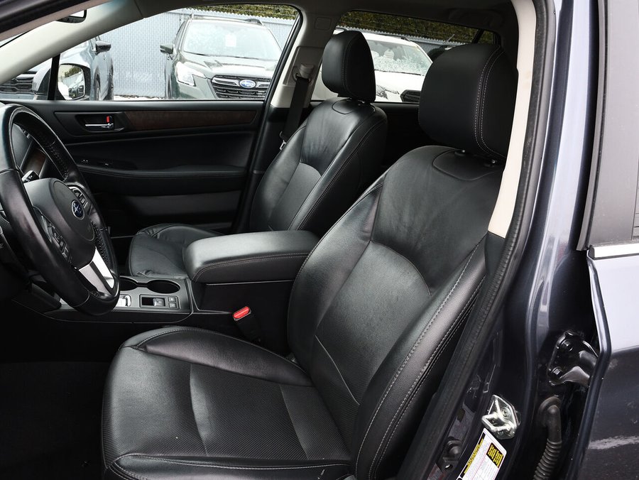 2016 Subaru Outback 2.5i groupe Limited et ensemble Technologie familiale 5 portes CVT Grey