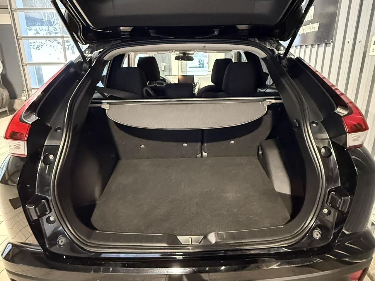 2023 Mitsubishi Eclipse Cross Black Rouyn-Noranda - photo #8