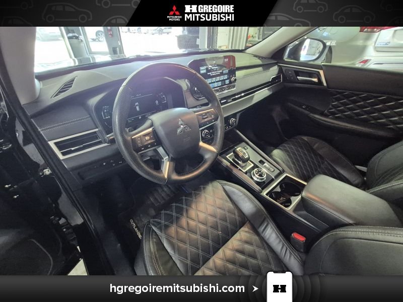 2023 Mitsubishi Outlander Plug-In Hybrid Black Saint-Eustache - photo #17